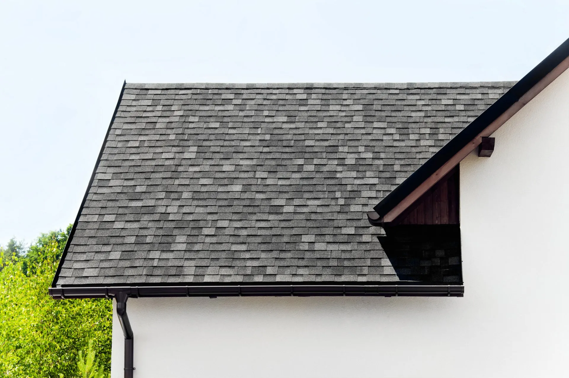 Read more about the article Apartment Roofing: A Complete Guide for Kentucky Property Owners